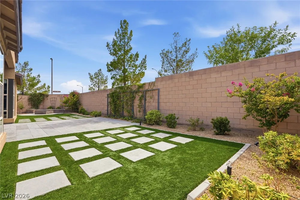 8445 Great Outdoors Street Las Vegas, NV 89166