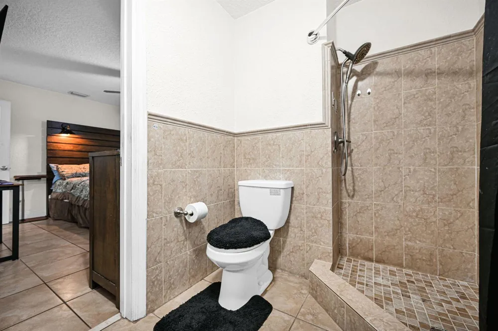3300 NW 32nd Street Lauderdale Lakes, FL 33309