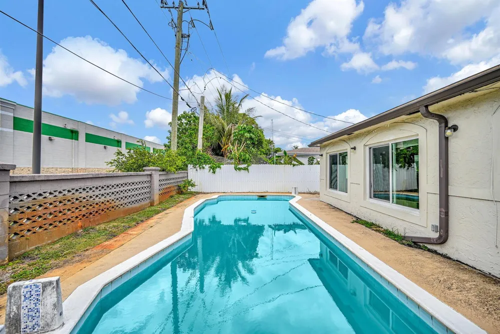 3300 NW 32nd Street Lauderdale Lakes, FL 33309