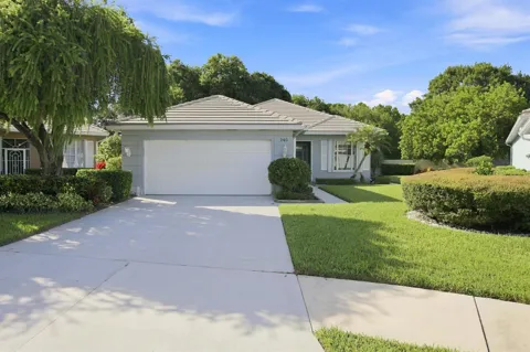 240 NW Bentley Circle