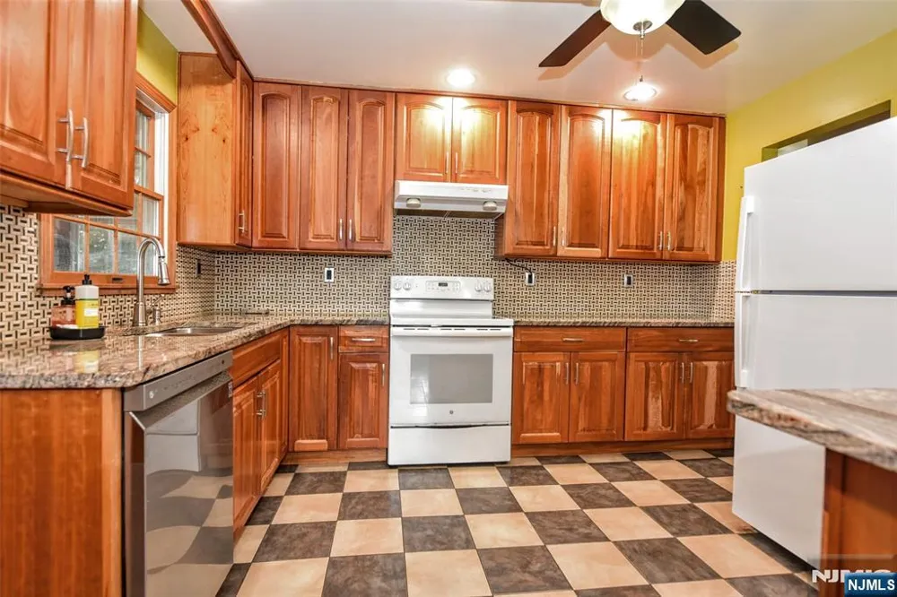 419 Main Avenue Wood Ridge, NJ 07075