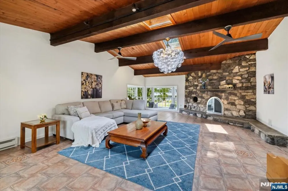 778 Oak Avenue River Edge, NJ 07661
