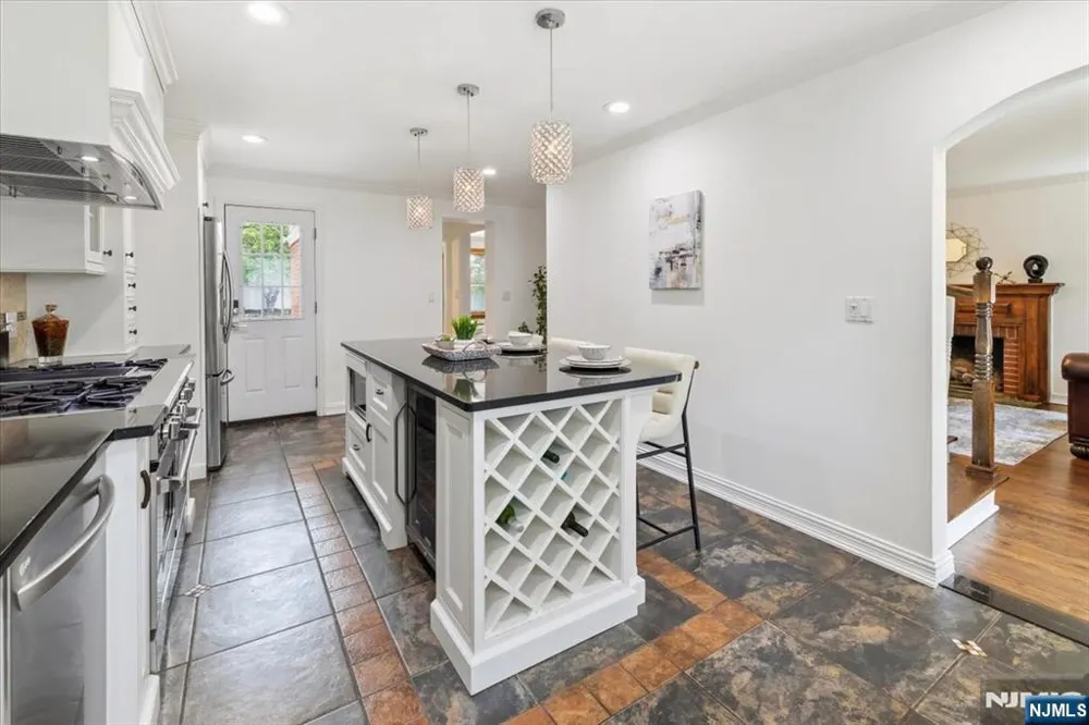 778 Oak Avenue River Edge, NJ 07661