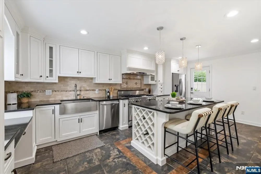 778 Oak Avenue River Edge, NJ 07661
