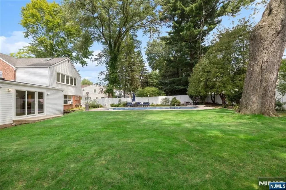 778 Oak Avenue River Edge, NJ 07661