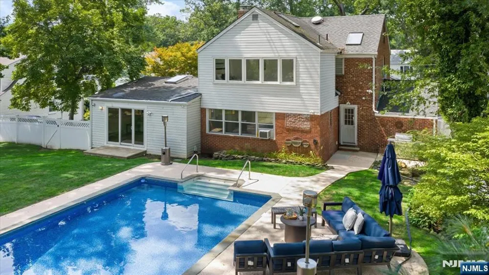 778 Oak Avenue River Edge, NJ 07661