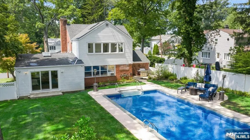 778 Oak Avenue River Edge, NJ 07661
