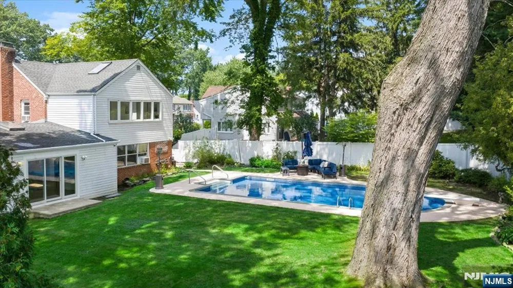 778 Oak Avenue River Edge, NJ 07661