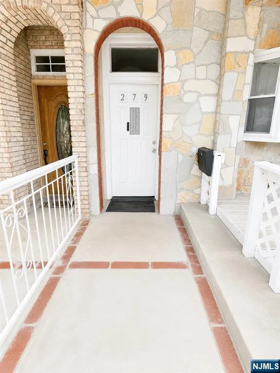 279 N 6th Street Newark, NJ 07107