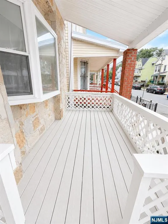 279 N 6th Street Newark, NJ 07107