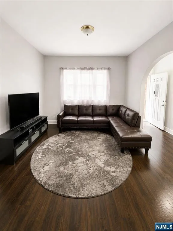 279 N 6th Street Newark, NJ 07107