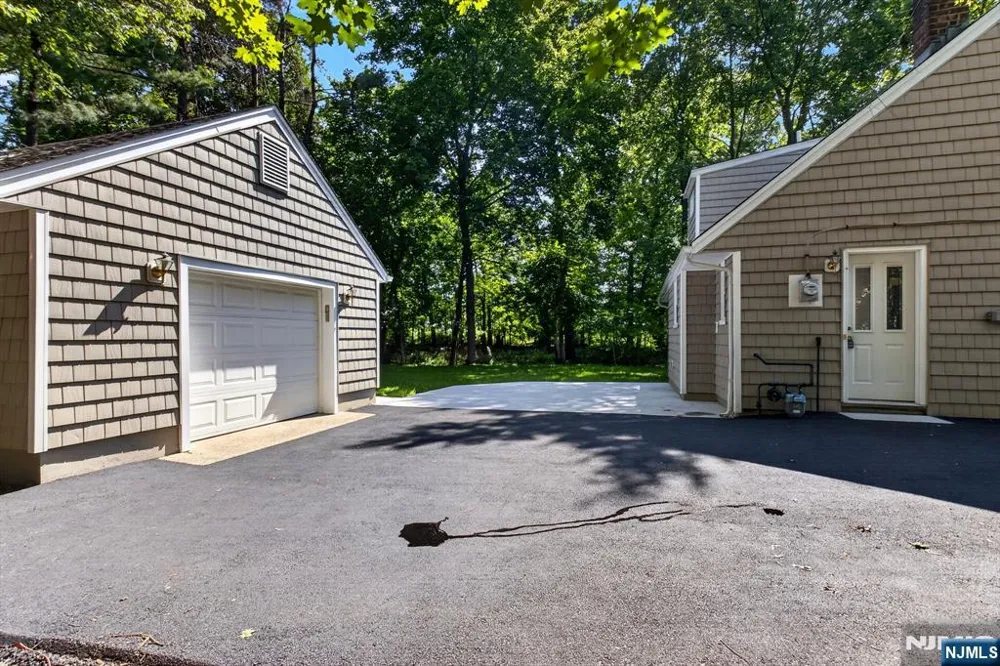 27 Ferndale Road Wayne, NJ 07470