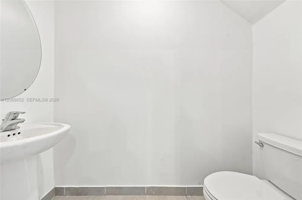 10018 SW 228th Ter Miami, FL 33190
