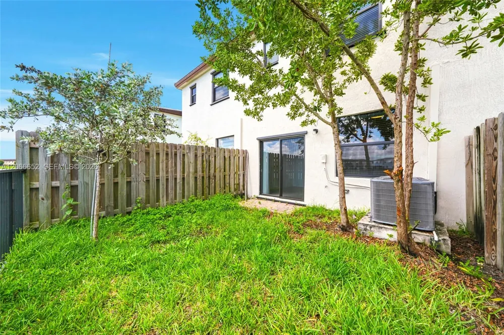 10018 SW 228th Ter Miami, FL 33190