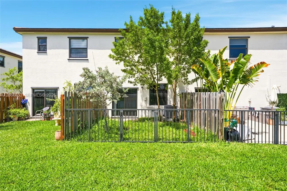 10018 SW 228th Ter Miami, FL 33190