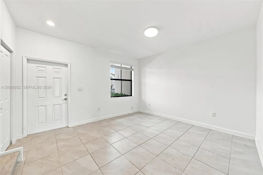 10018 SW 228th Ter Miami, FL 33190