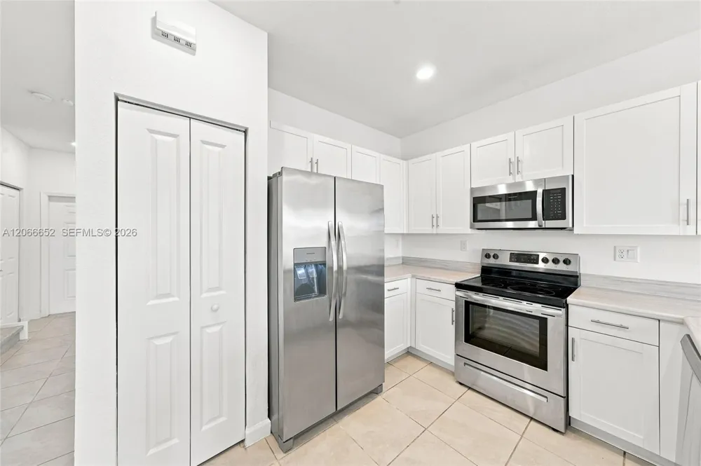 10018 SW 228th Ter Miami, FL 33190