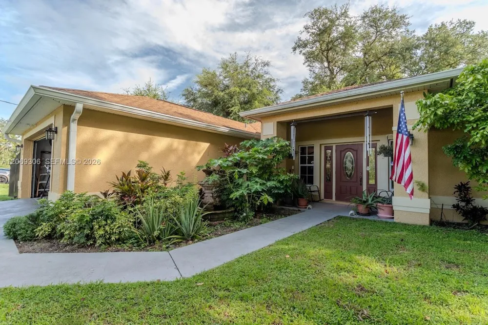 1098 Mission LN Other City - In The State Of Florida, FL 33935