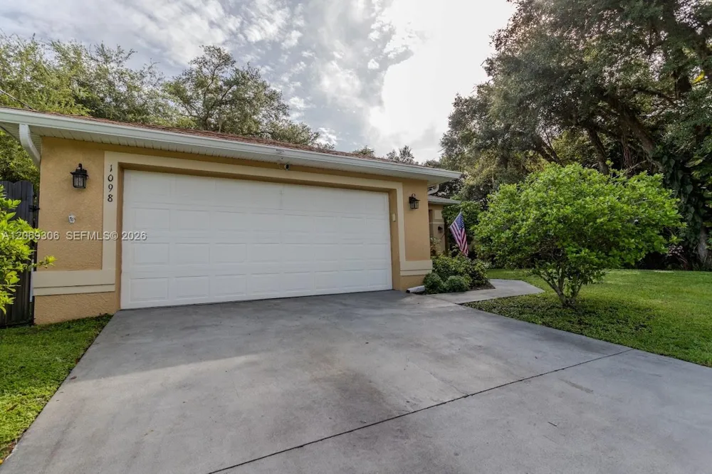 1098 Mission LN Other City - In The State Of Florida, FL 33935