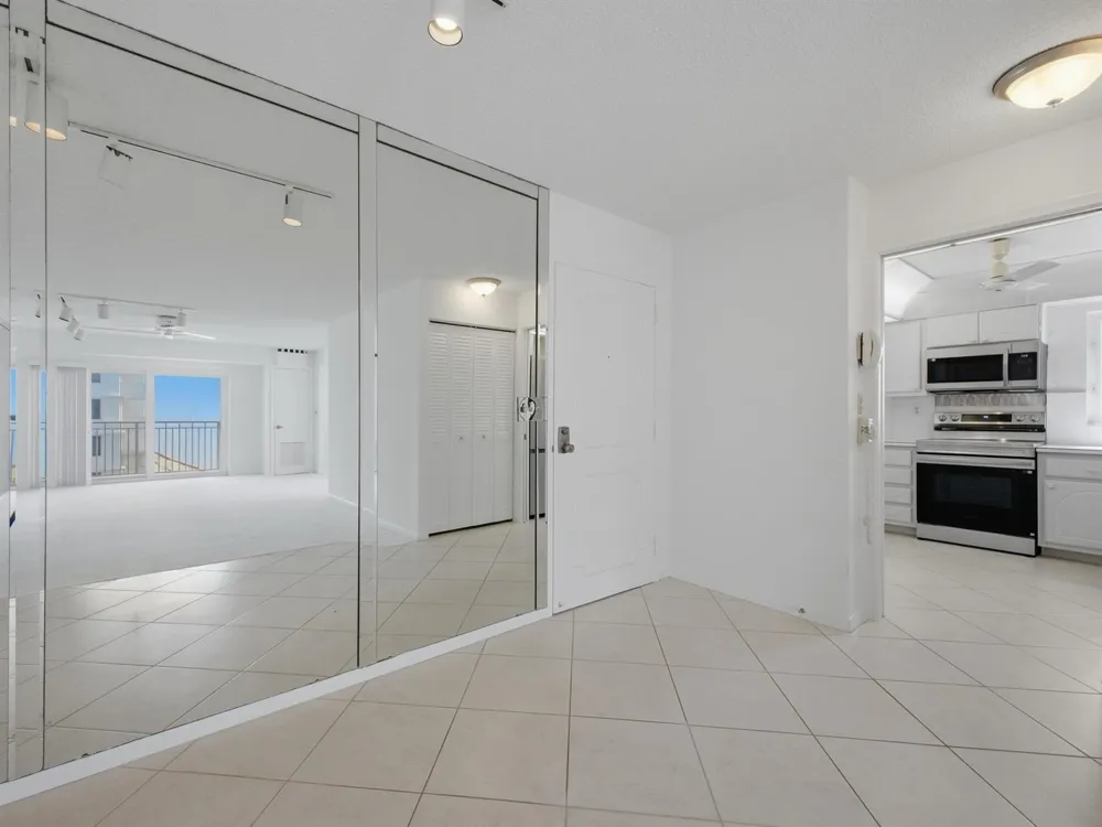 3215 S Ocean Boulevard #911 Highland Beach, FL 33487