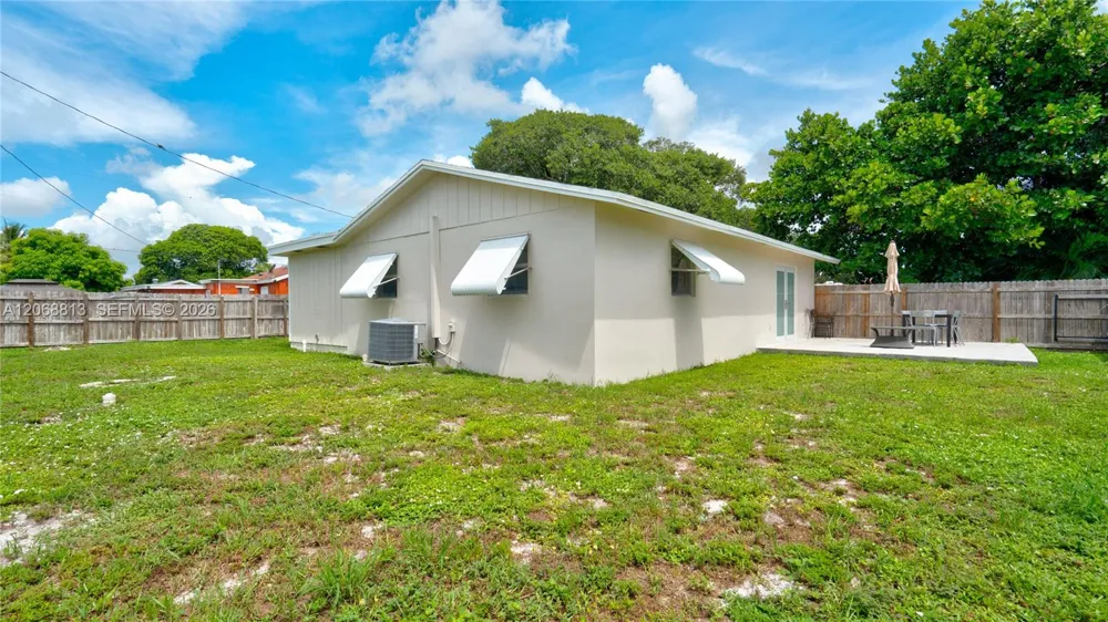 3344 Plaza Pl Lake Worth, FL 33462