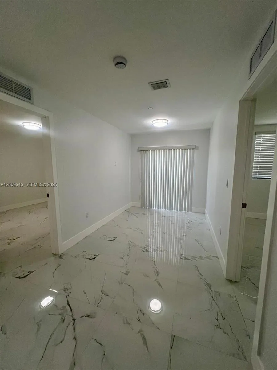 1860 NW 19th St #202 Miami, FL 33125