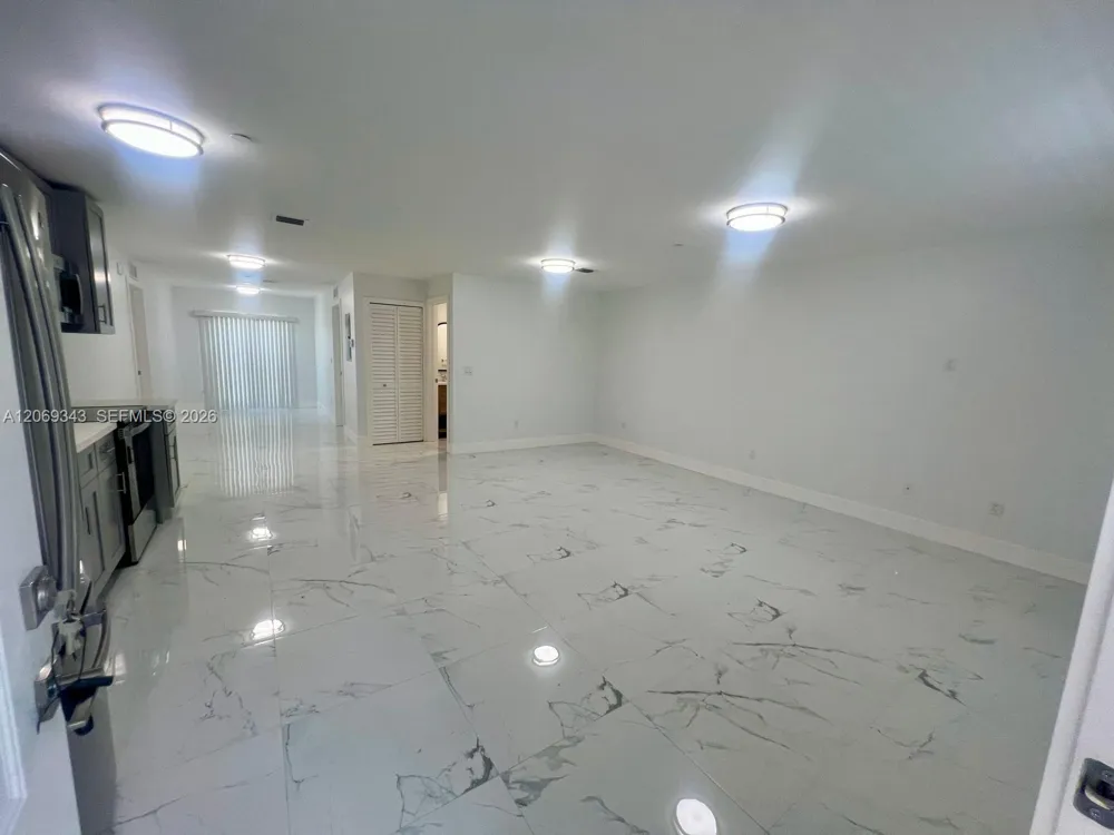 1860 NW 19th St #202 Miami, FL 33125