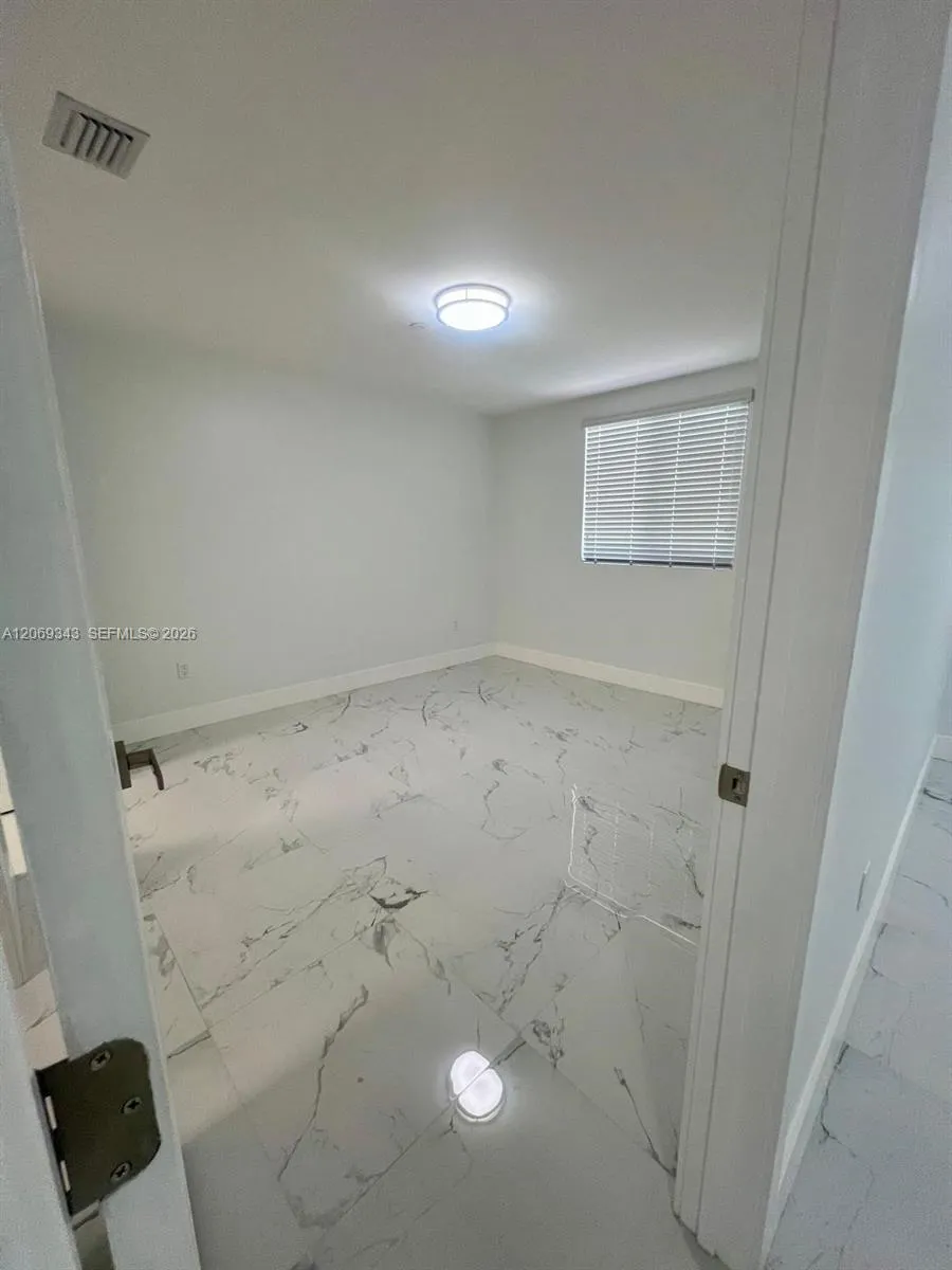 1860 NW 19th St #202 Miami, FL 33125