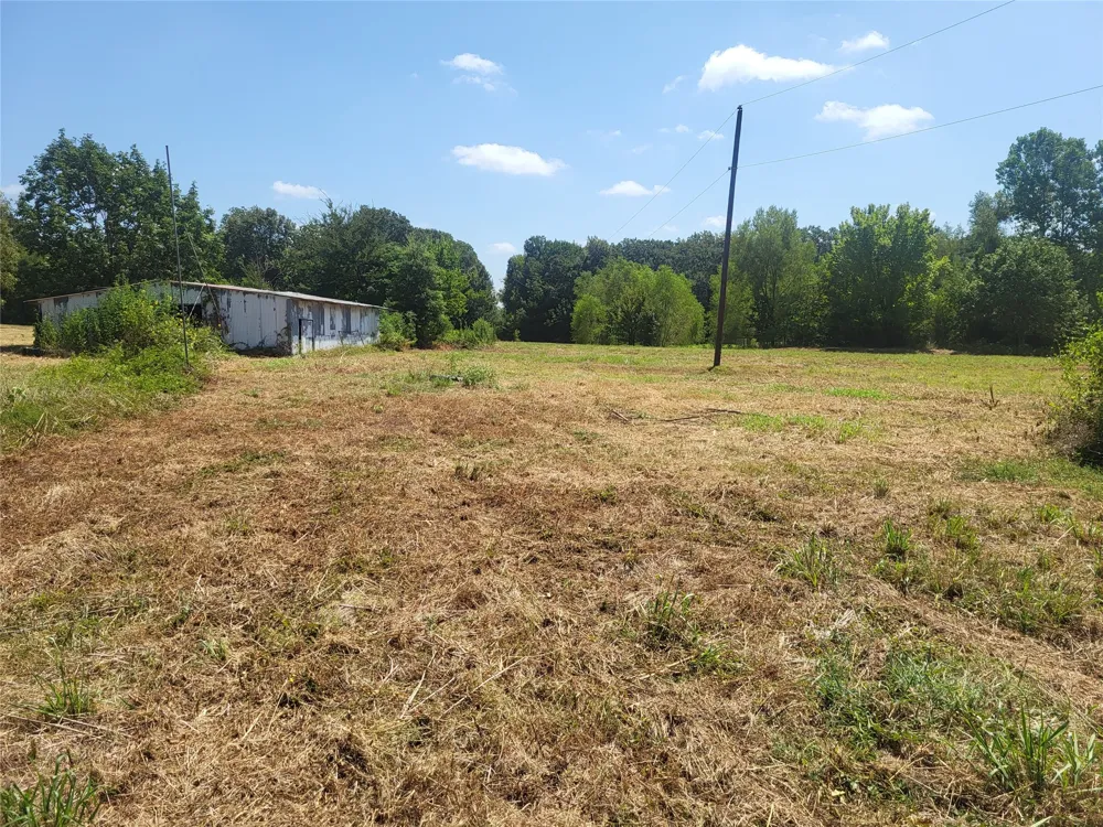925 S MAIN Detroit, TX 75436
