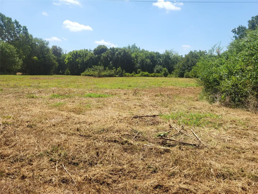925 S MAIN Detroit, TX 75436