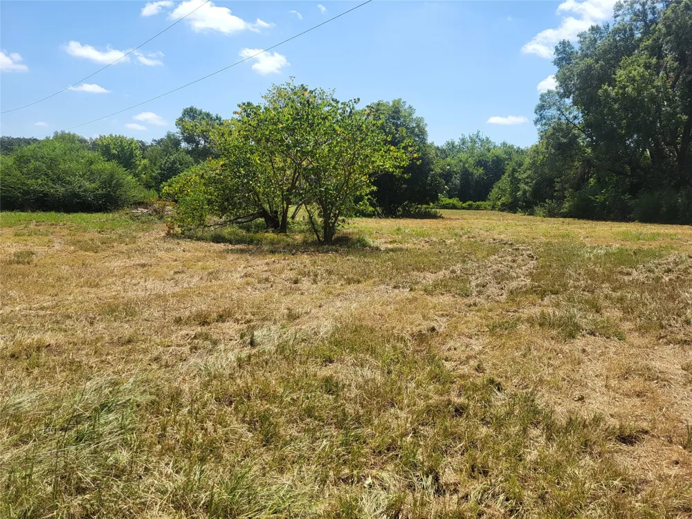 925 S MAIN Detroit, TX 75436