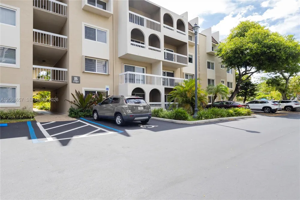 7707 Camino Real #B-209 Miami, FL 33143