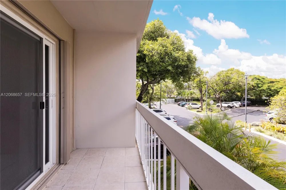 7707 Camino Real #B-209 Miami, FL 33143