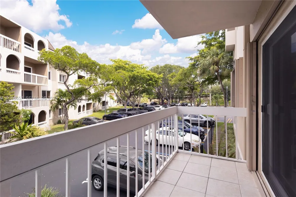 7707 Camino Real #B-209 Miami, FL 33143