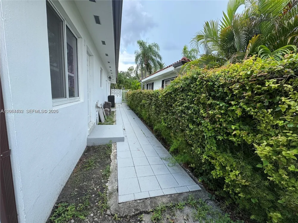 146 Ponce De Leon Blvd #n/a Coral Gables, FL 33134