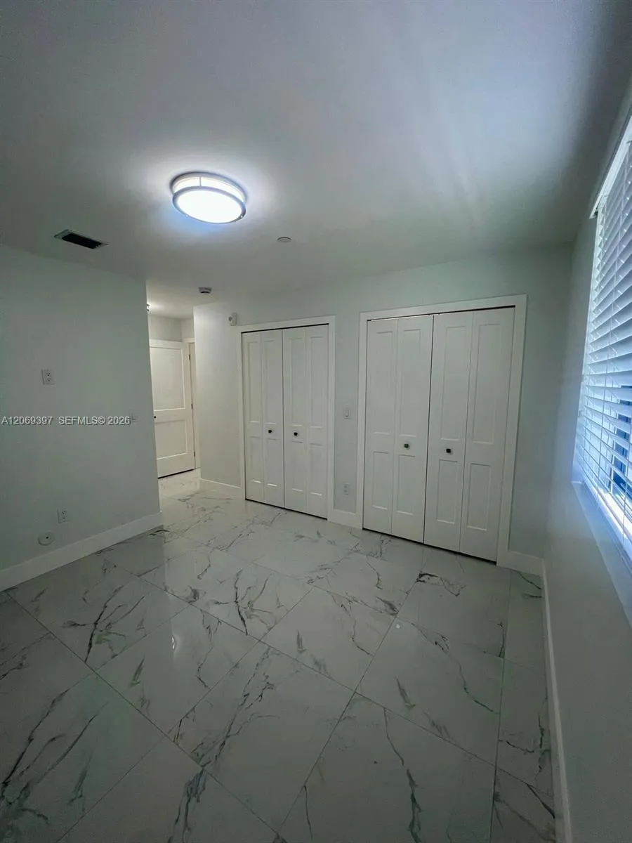 1860 NW 19th St #203 Miami, FL 33125
