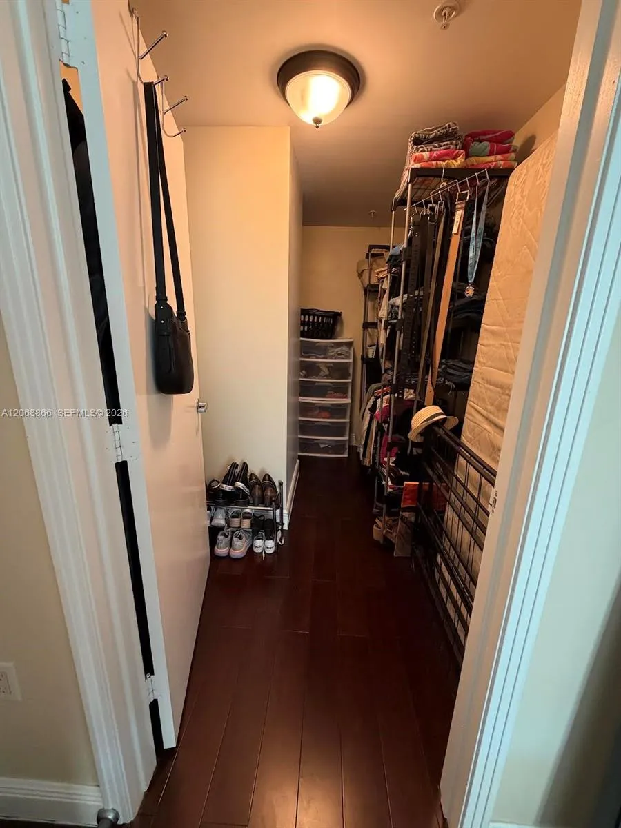 9055 SW 73rd Ct #2109 Miami, FL 33156