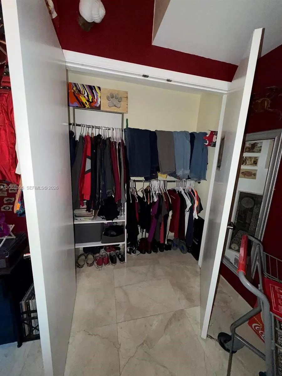 9055 SW 73rd Ct #2109 Miami, FL 33156