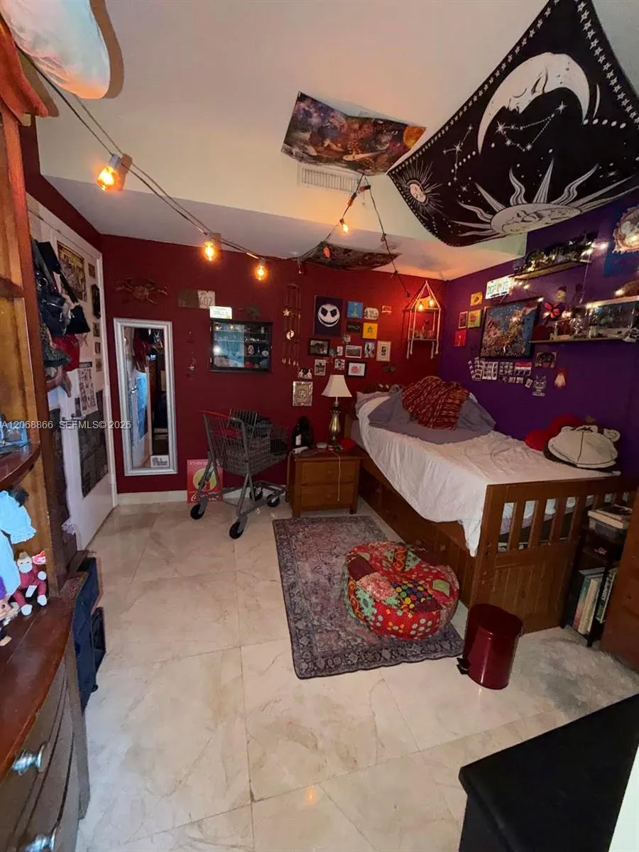 9055 SW 73rd Ct #2109 Miami, FL 33156