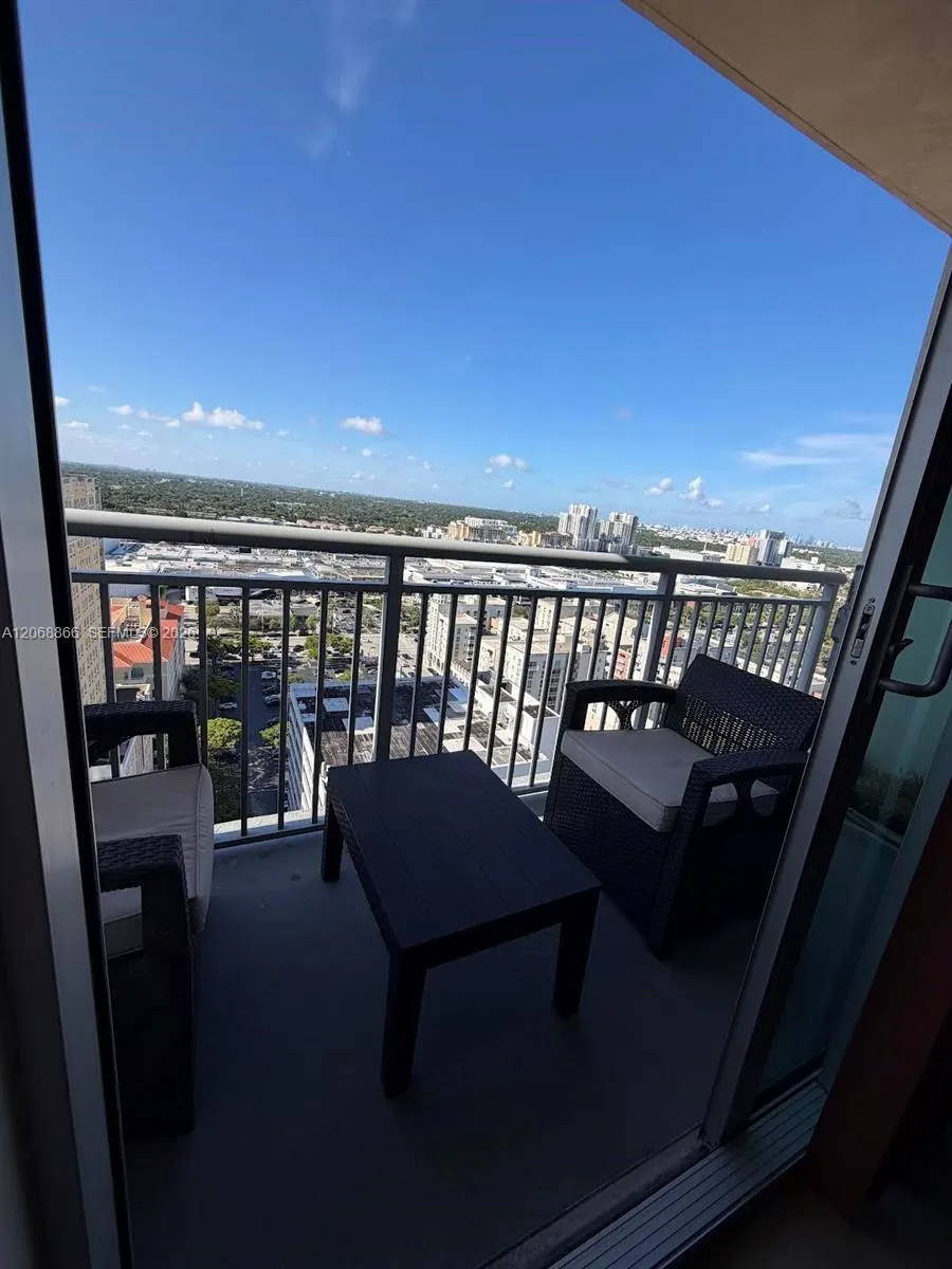 9055 SW 73rd Ct #2109 Miami, FL 33156