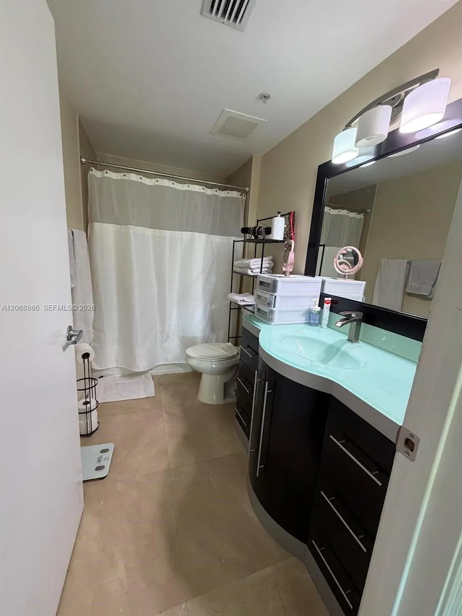 9055 SW 73rd Ct #2109 Miami, FL 33156