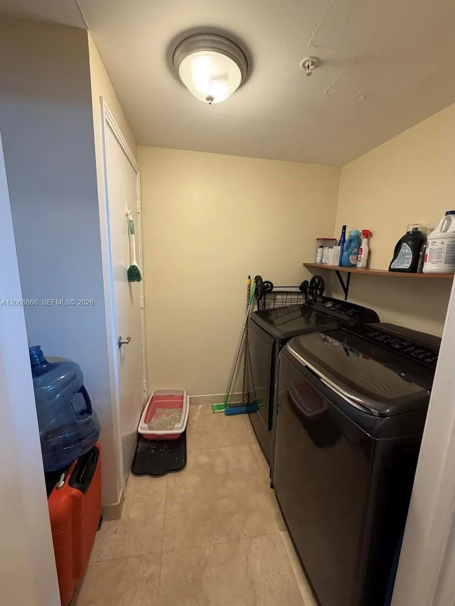 9055 SW 73rd Ct #2109 Miami, FL 33156