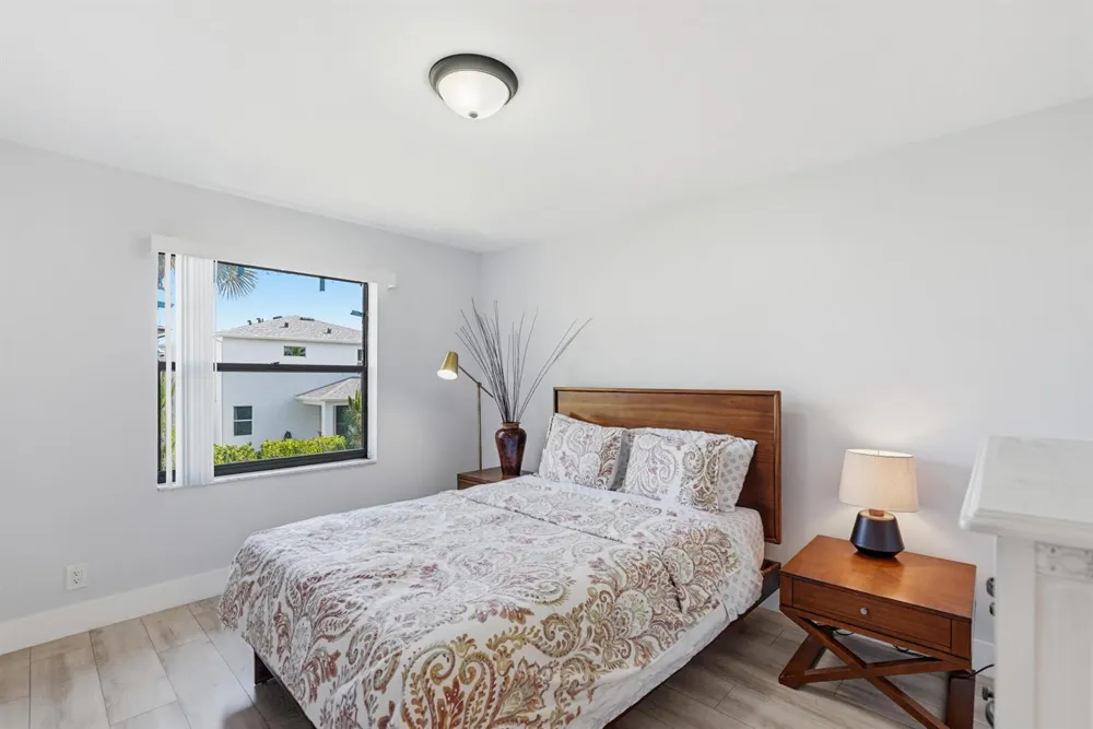 7245 Golf Colony Court #204 Lake Worth, FL 33467