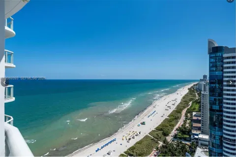 6365 Collins Ave #2805