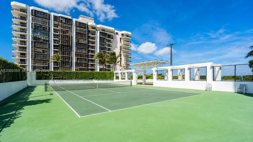 6365 Collins Ave #2805 Miami Beach, FL 33141