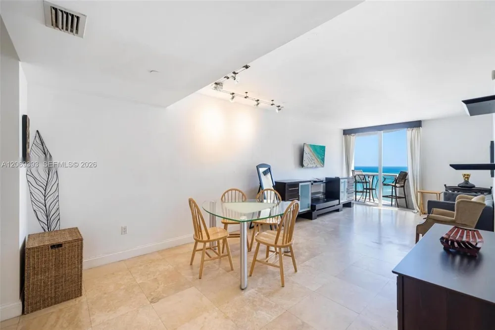 6365 Collins Ave #2805 Miami Beach, FL 33141