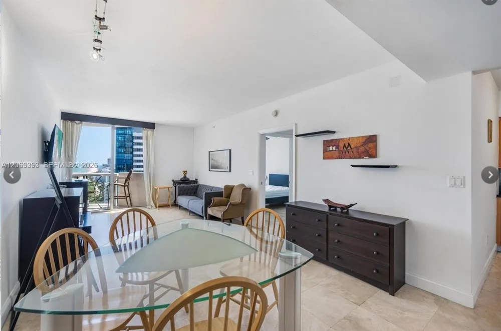 6365 Collins Ave #2805 Miami Beach, FL 33141