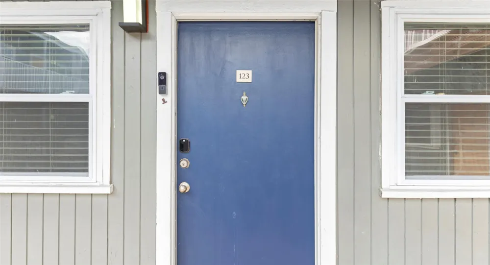 2401 Manor Road #123 Austin, TX 78722