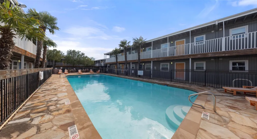 2401 Manor Road #123 Austin, TX 78722