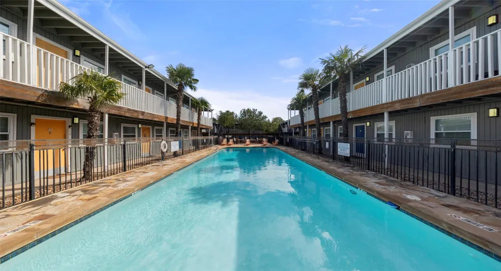 2401 Manor Road #123 Austin, TX 78722